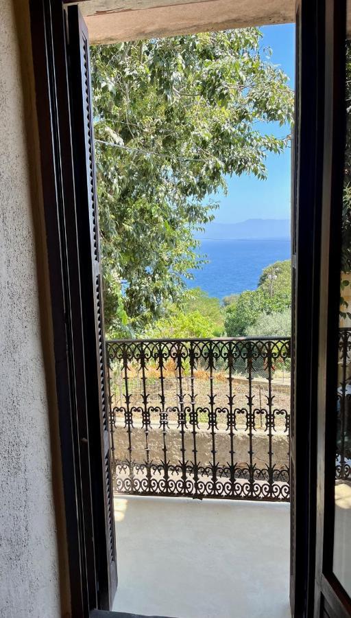 Charmant Duplex Au Coeur De Cargese Vue Mer Экстерьер фото